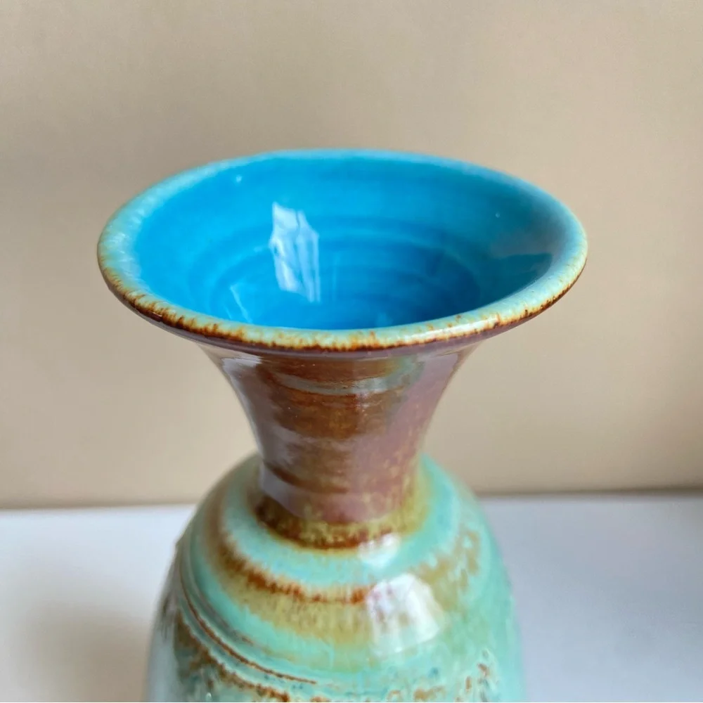 Dryden Pottery this gorgeous